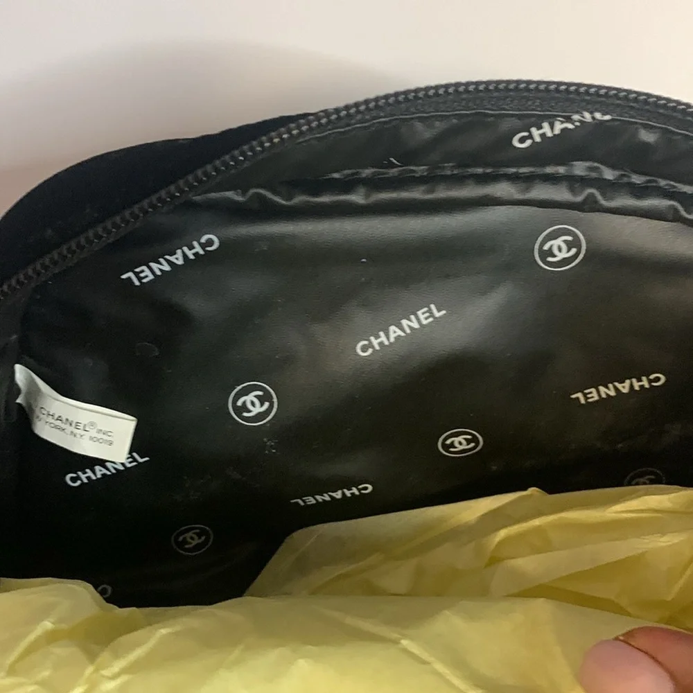 CHANEL (PARFUM) BLACK VELVET BAG…CLUTCH/MAKEUP BAG/ANYTHING BAG😊❤️😊